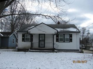 2705 Maple St, Des Moines, IA 50317