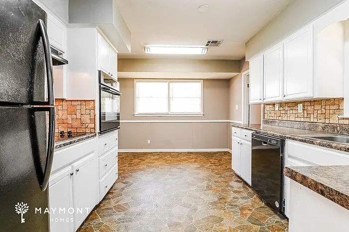 3352 Ridgefield Dr — Photo 6