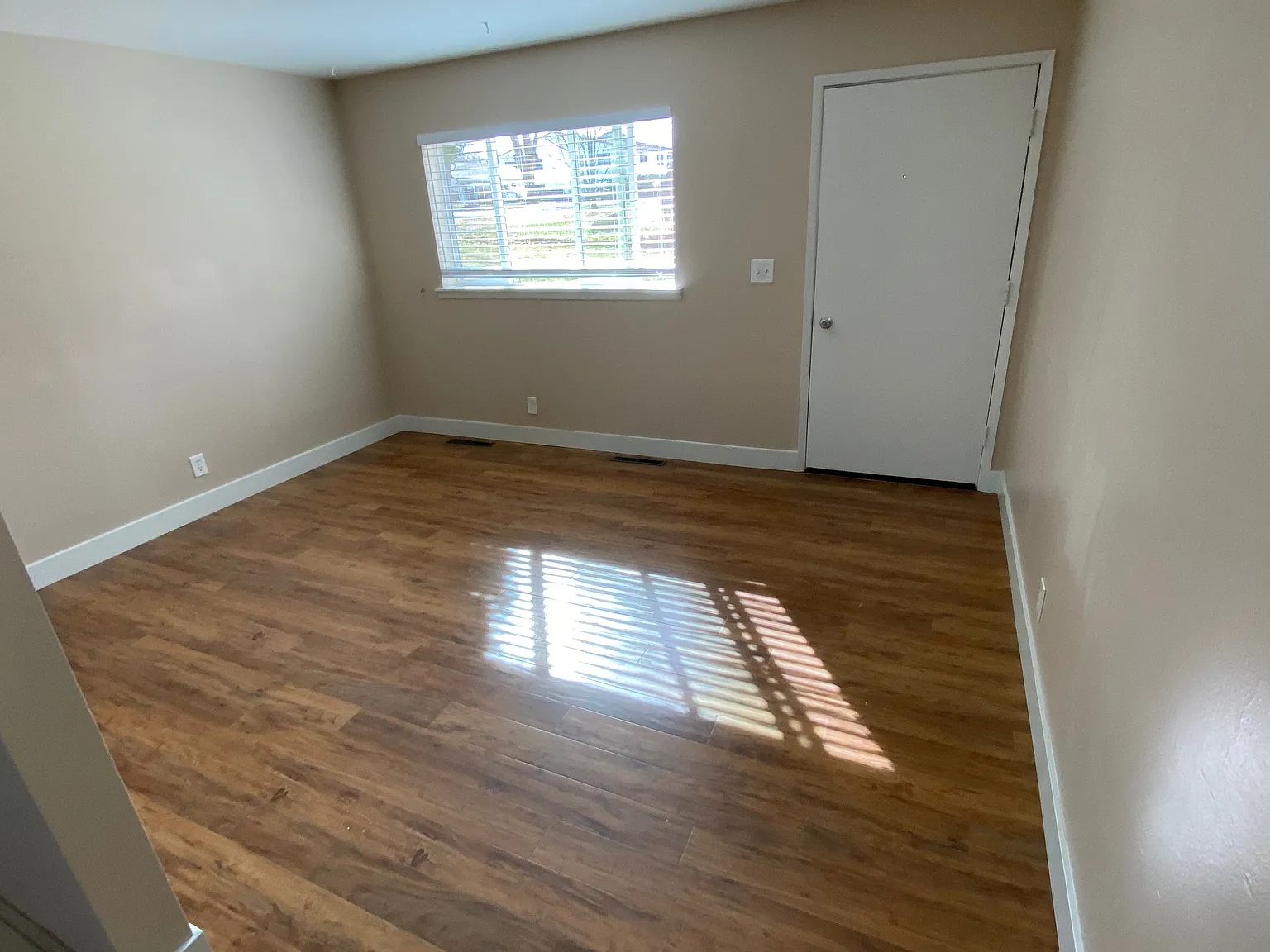 2 bed, 850 sqft, $1,650 — Photo 3