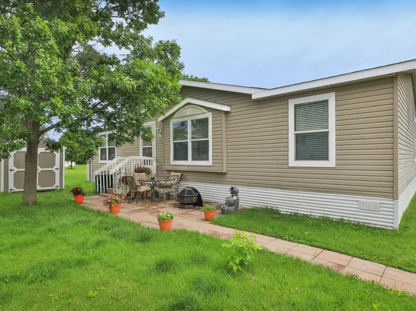 2610 18th St NW, Owatonna, MN 55060