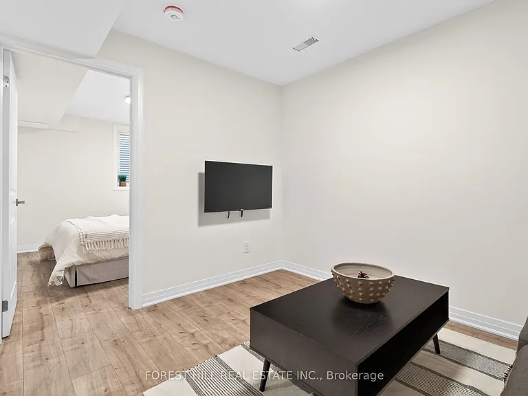 52 Albright Ave #D — Photo 32