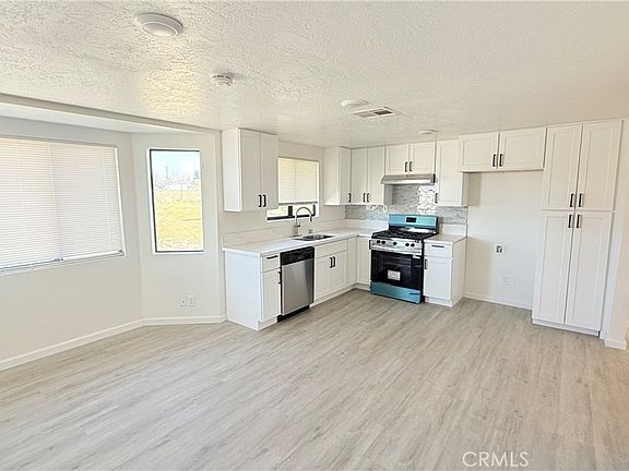 5th image of 11389 Hesperia Rd