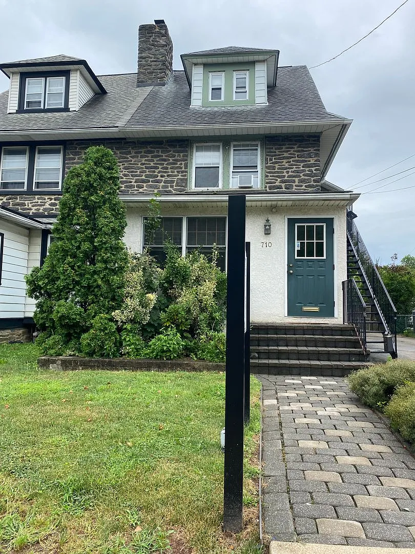 Gorgeous 3-Bedroom Apartment in Havertown! Available mid-September! — Photo 1
