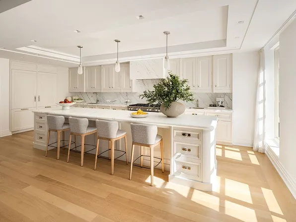 16 5th Ave #3, New York, NY 10011
