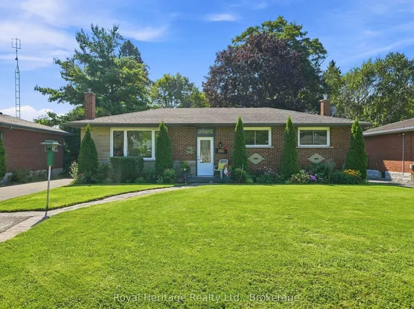 479 Sunset Blvd, Clarington, ON L1B 1C9