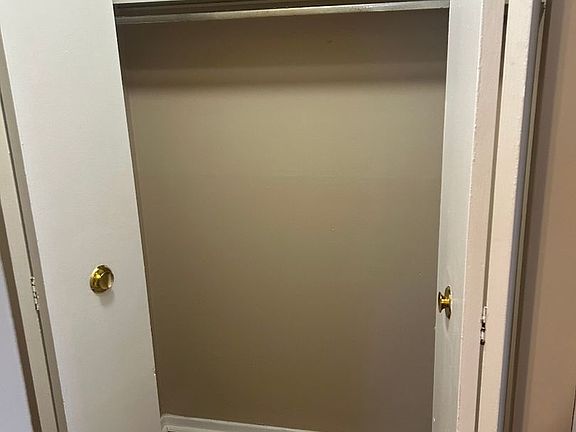 3rd image of 24130-36 Euclid Ave #32-A3