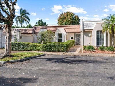 7417 Twin Sabal Dr, Miami Lakes, FL, 33014