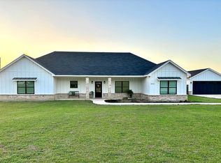 1512 N Matthews St, Bowie, TX 76230