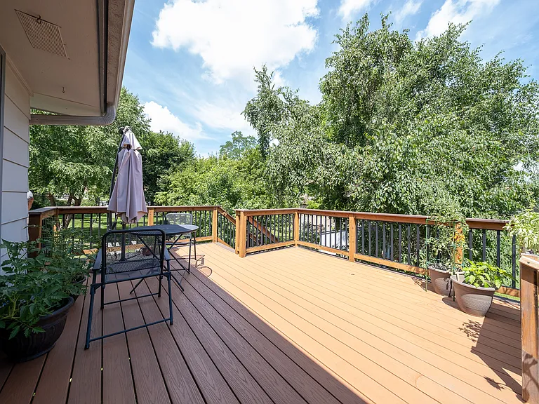 1581 Woodside Ct NE — Photo 37