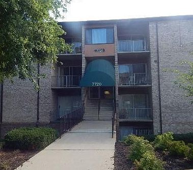 Front of the Condominium Building 7720 at Greenbriar Condominium.