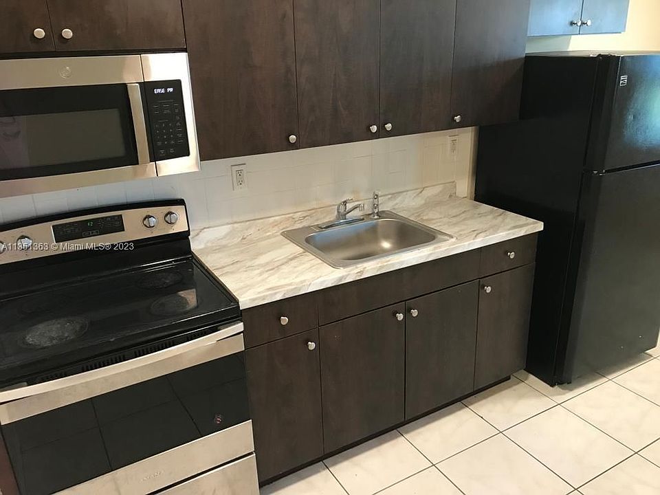 1st image of 15960 NE 19th Pl #3