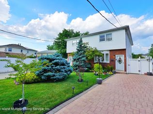61 Parish Ave, Staten Island, NY 10314