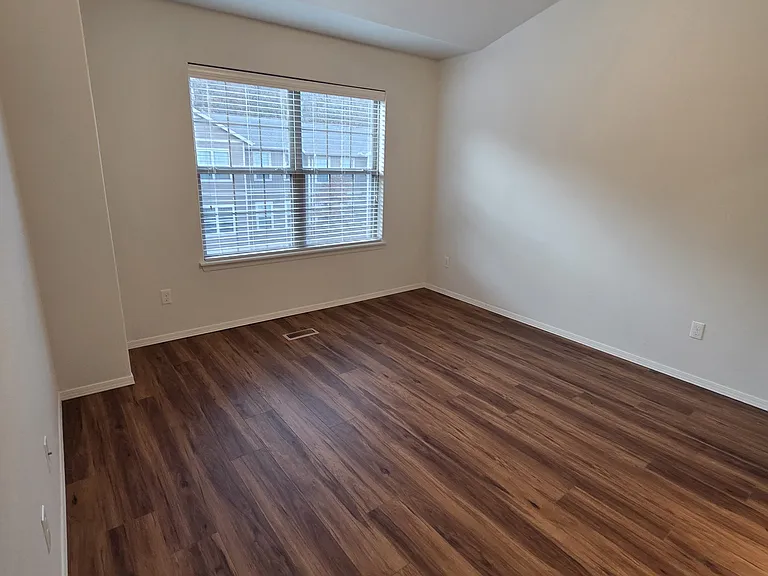 272 S Rolling Woods Way — Photo 15