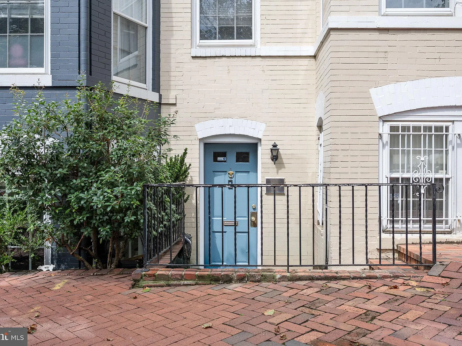 4 bed, 2.5 bath, 2100 sqft, $6,500 — Photo 2