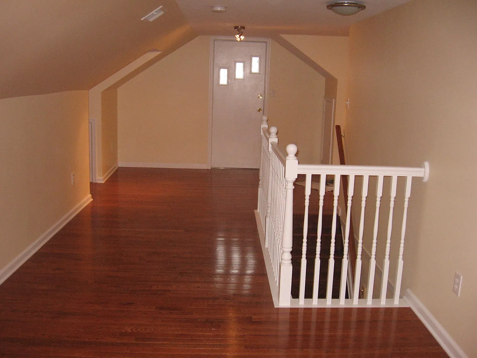 5 bed, 1850 sqft, $760 — Photo 3