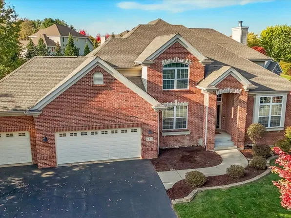 422 Maple Leaf Ln, Poplar Grove, IL 61065