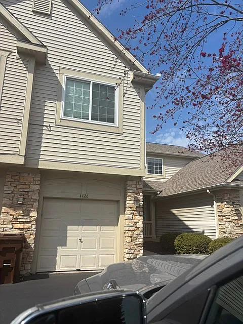 2 bed, 1277 sqft, $1,650 — Photo 4