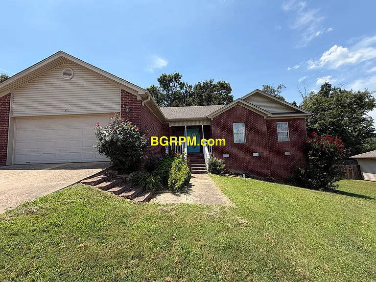 113 Corbin Cir — Photo 1