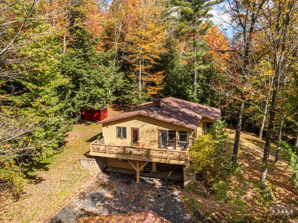 146 Riverside Dr, Saranac Lake, NY 12983
