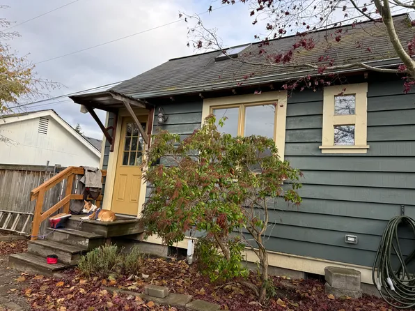 1610 Humboldt St #A, Bellingham, WA 98225