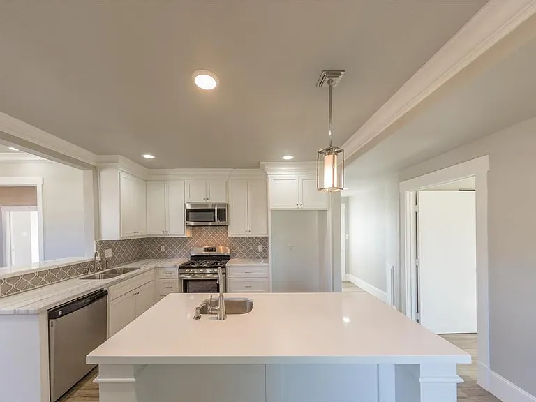 4307 Avenue Q — Photo 15