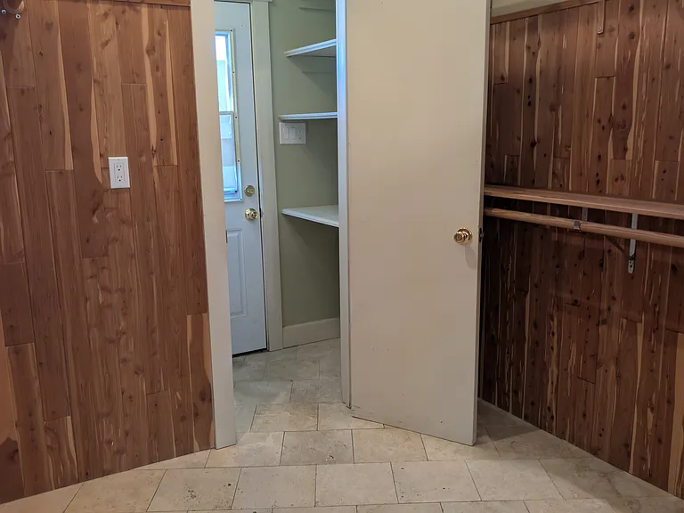walkin closet