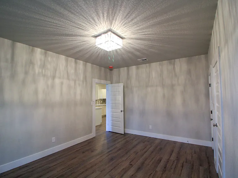 1138 Iowa St — Photo 10