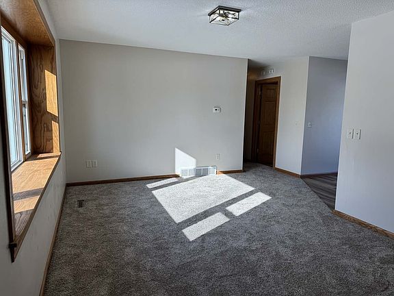 4th image of 9803 Deer Trail Rd