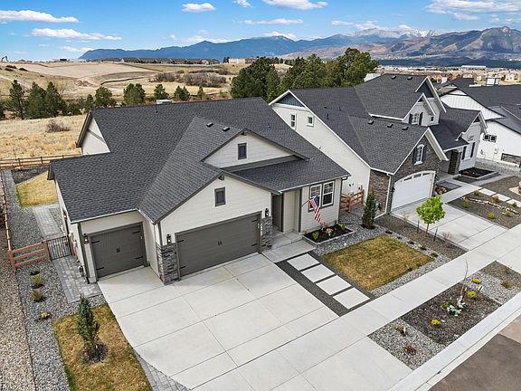 3rd image of 2131 Seaglass St