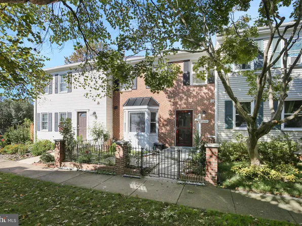 12955 Ridgemist Ln, Fairfax, VA 22033