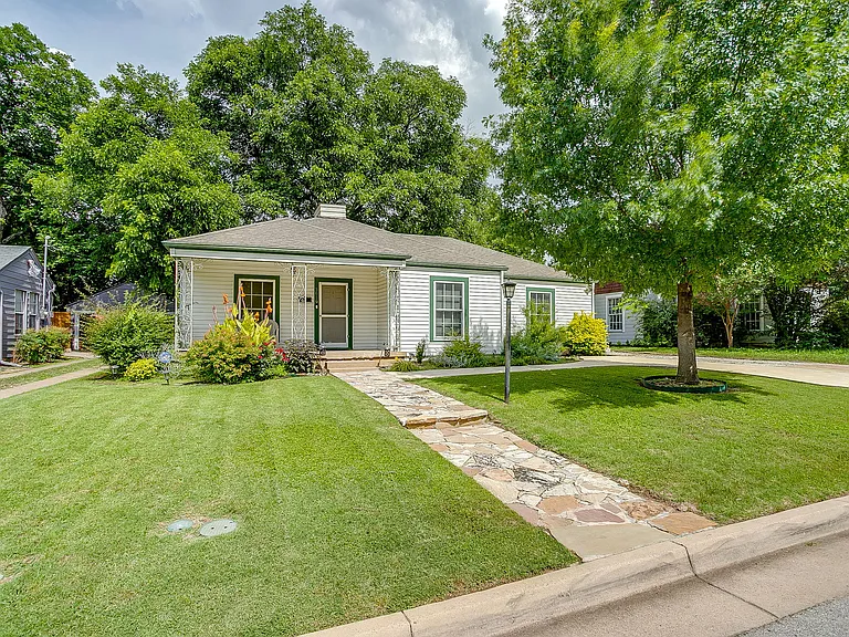 3619 Winston Rd — Photo 3