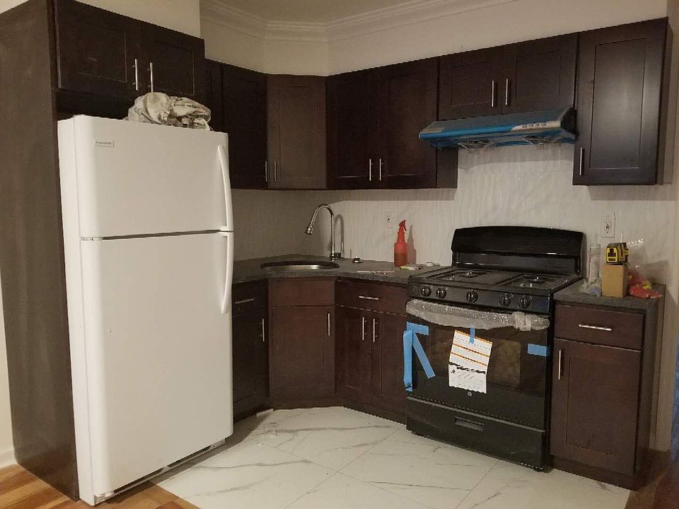 2nd image of 2806 Avenue Y #3
