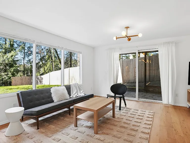 260 NW 114th Ave — Photo 44