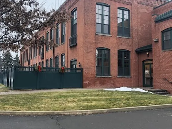 1 Indian Neck Ave APT 13, Branford, CT 06405