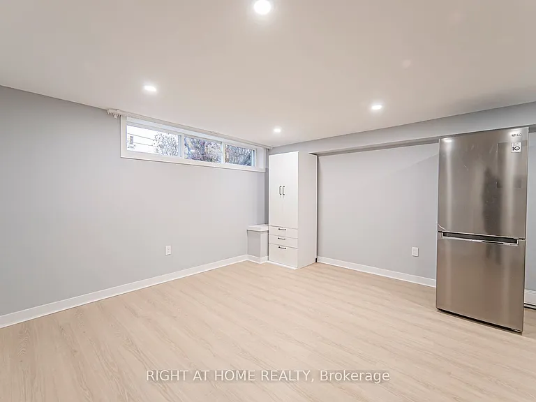250 Beechy Dr #BASEMENT — Photo 5