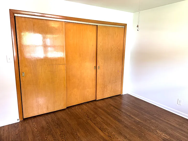 910 Gilbert Ave — Photo 9