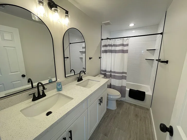 Full Bath with Double sinks
