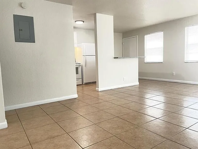 1520 W Blue Heron Blvd #29 — Photo 4