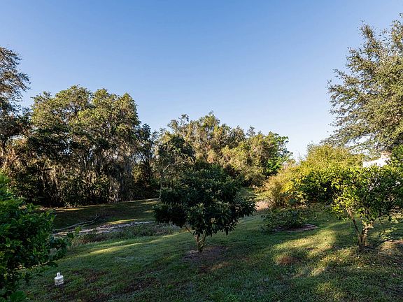 3rd image of 1709 Forest Glen Dr