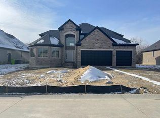 45735 Shoal Dr, Macomb, MI 48044