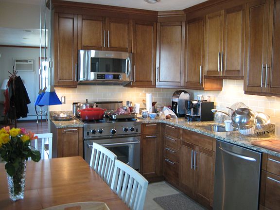 3rd image of 676 Whittier St