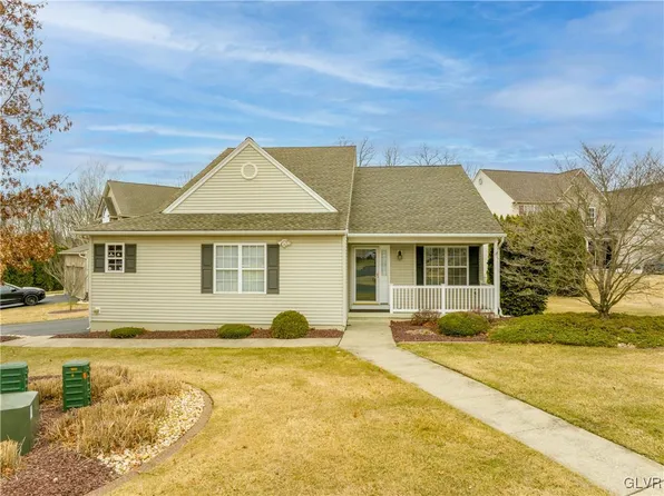 300 Adriana Ct, Northampton, PA 18067