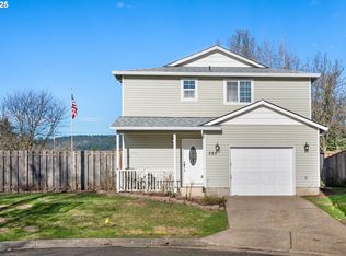 705 E Earl Ct, Newberg, OR