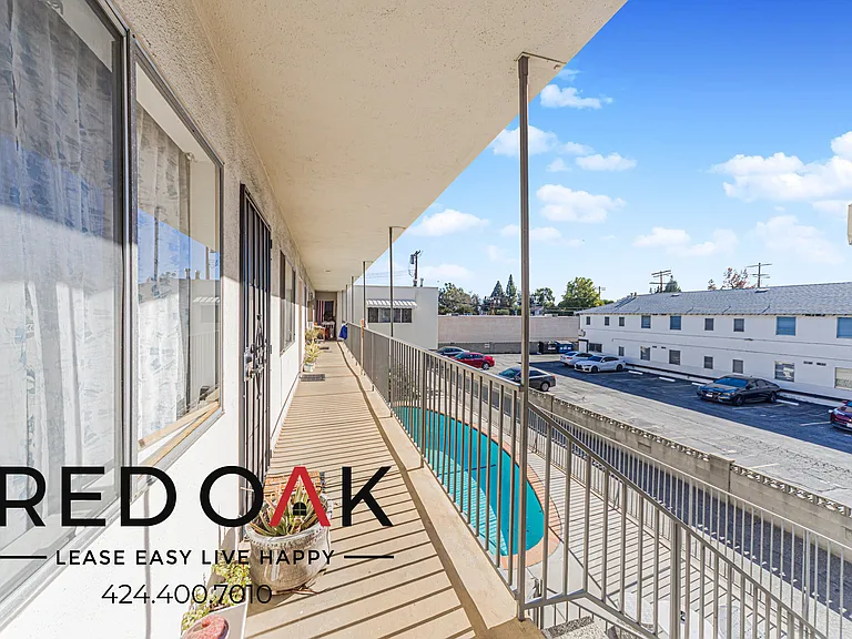 8720 Owensmouth Ave #9 — Photo 15