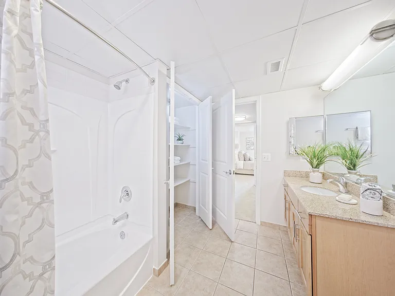 Thomas Place — Photo 5