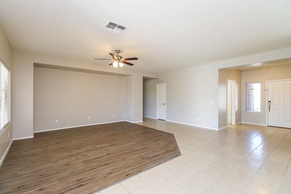 4 bed, 2.0 bath, 2481 sqft, $2,800 — Photo 3