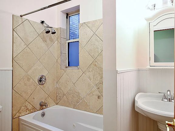 5th image of 106 E 17th St #5R