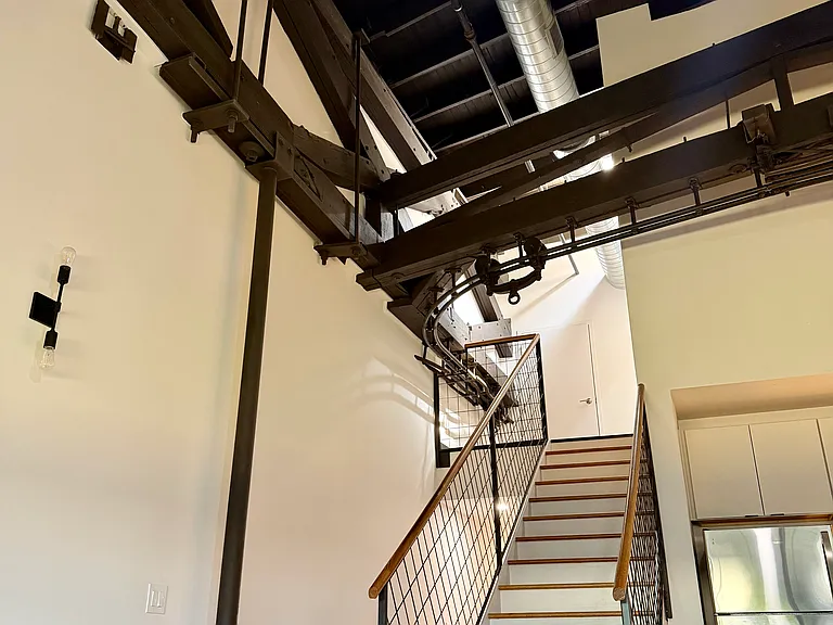 193 S Saint Andrews St #8 — Photo 15