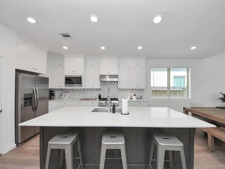 4946 Sky Bluff Dr — Photo 9