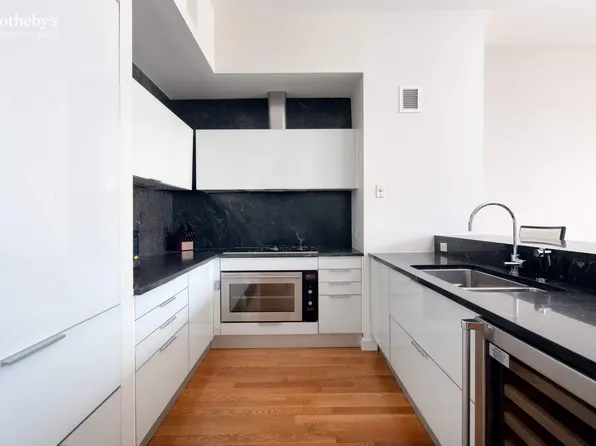 240 Park Avenue South 14B image 2 of 12